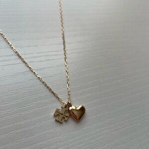 NEVER WORN tory burch gold necklace